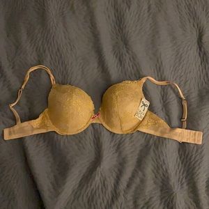 Black bow push-up bra